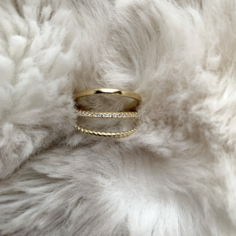 Elegant Gold-Tone Ring Set of 3 size 12 - Picture 6 of 7